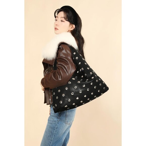 Signature Punk Studded Shoulder Bag: Elegant Vegan Leather with Magnetic Closure - Picture 5 of 6